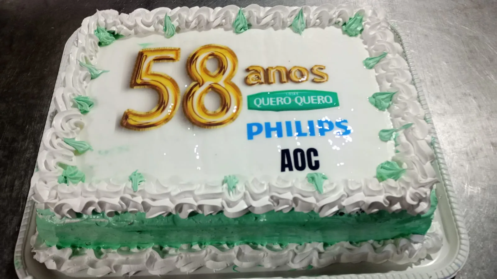 Bolo de confraternização de empresa com logo impresso