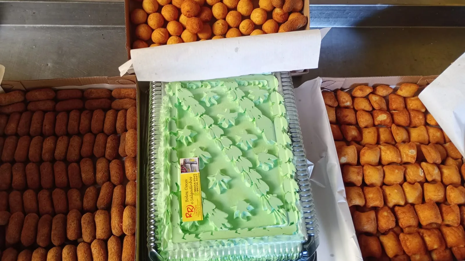 Salgadinhos fritos na hora